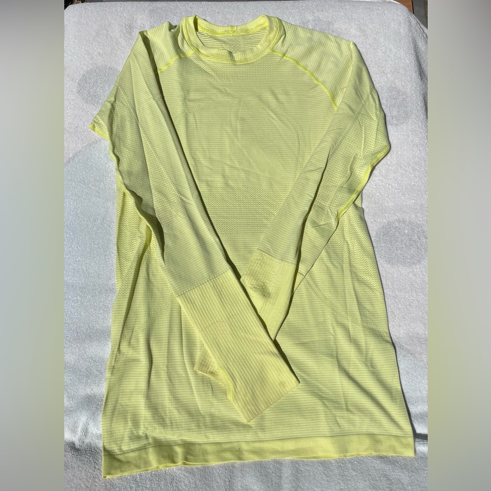Lululemon long sleeve swiftly tech